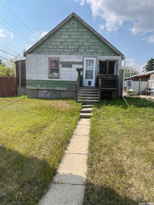2080 Connaught St, Regina, SK, S4T4T7 | Card Image