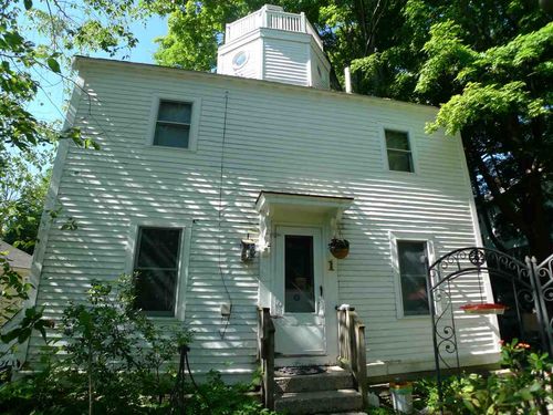1 Rock St, Newmarket, NH, 03857-1616 | Card Image
