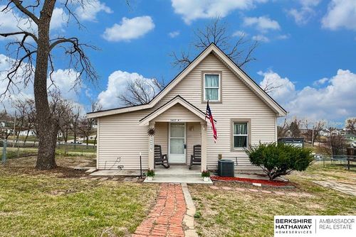 5617 M St, Omaha, NE, 68117-1739 | Card Image
