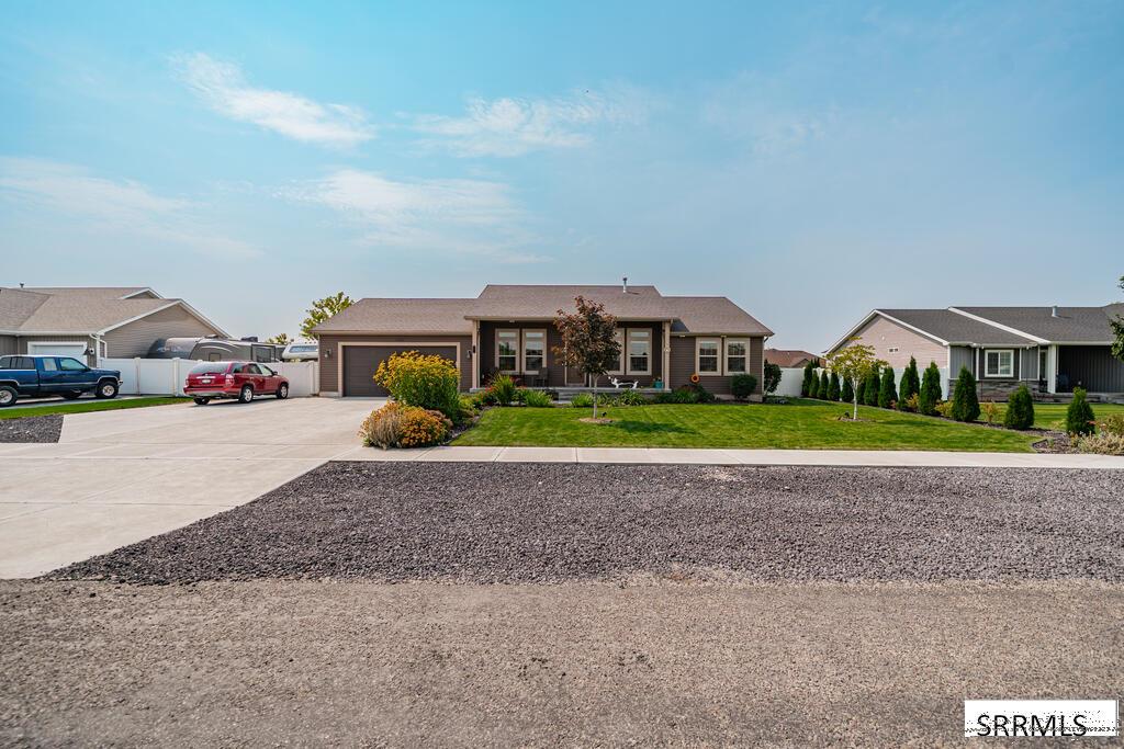 Residential in Iona 5