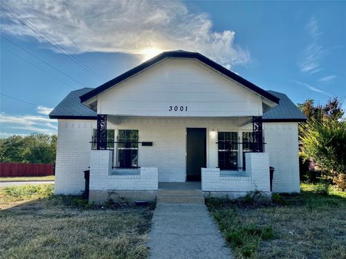 3001 Ross Ave, Fort Worth, TX, 76106-5711 | Card Image