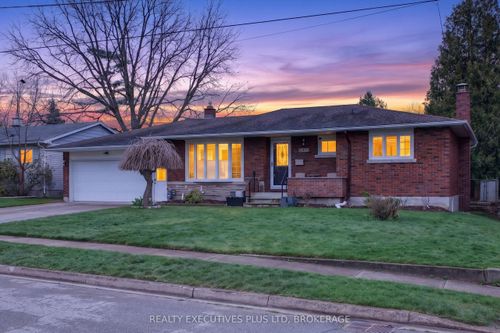 6410 Sherwood Rd, Niagara Falls, ON, L2E5M1 | Card Image