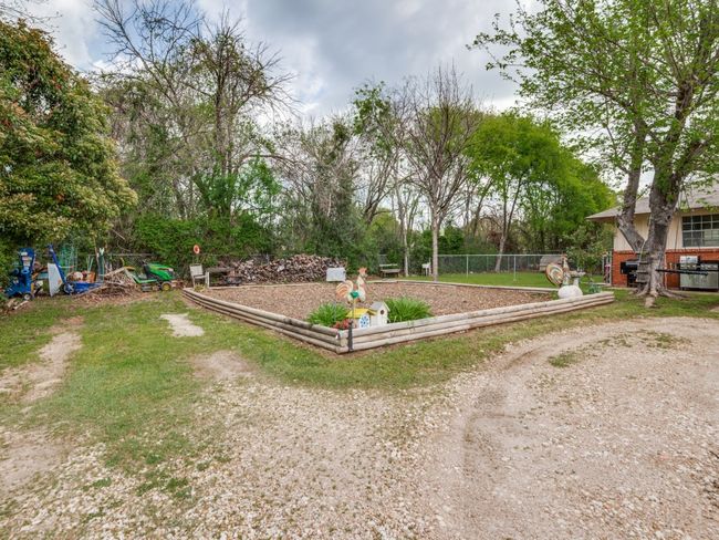 541 S Highway 67, House other with 3 bedrooms, 3 bathrooms and null parking in Cedar Hill TX | Image 24