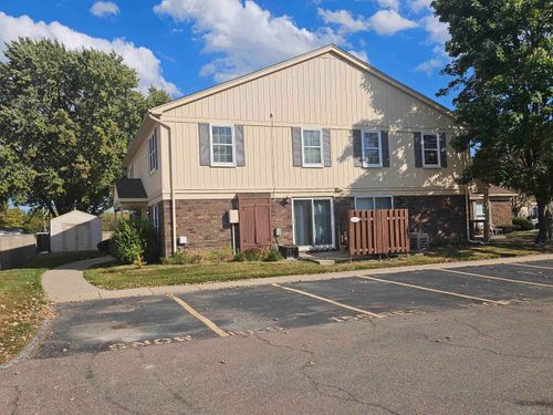 34261 Garfield Cir, Fraser, MI, 48026-4003 | Card Image