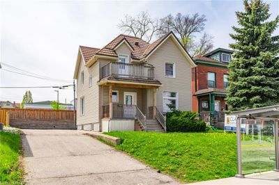 15 Charles St E, House other with 2 bedrooms, 1 bathrooms and 6 parking in Kitchener ON | Image 1