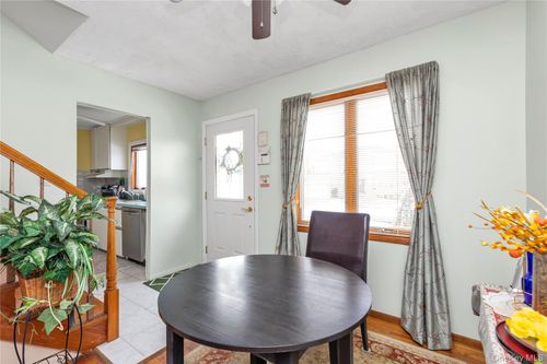 31 Steven St, Plainview, NY, 11803-3030 | Card Image