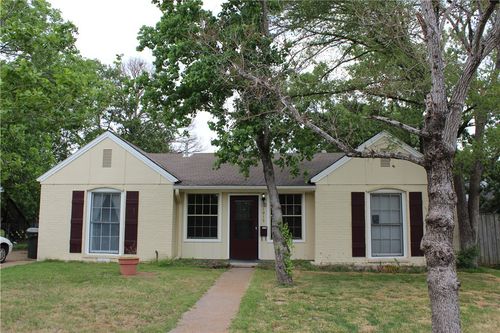 1015 Milner Dr, College Station, TX, 77840-2234 | Card Image