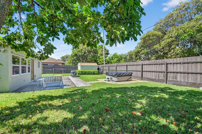 735 La Costa Way, House other with 3 bedrooms, 2 bathrooms and null parking in Lantana FL | Image 38