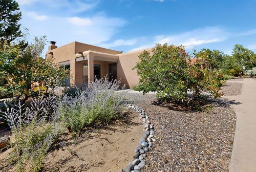 1 Santa Clara Trl, Corrales, NM, 87048-9658 | Card Image