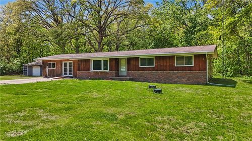 25 Sunset Dr, Oakwood, IL, 61858-6200 | Card Image