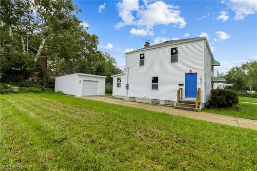 1497 E 256th St, Euclid, OH, 44132-2709 | Card Image