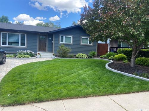 116 Middleton Crescent, House with 4 bedrooms, 4 bathrooms and 4 parking in Saskatoon SK | Card Image