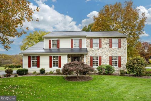 100 Brookhollow Dr, DOWNINGTOWN, PA, 19335-4709 | Card Image