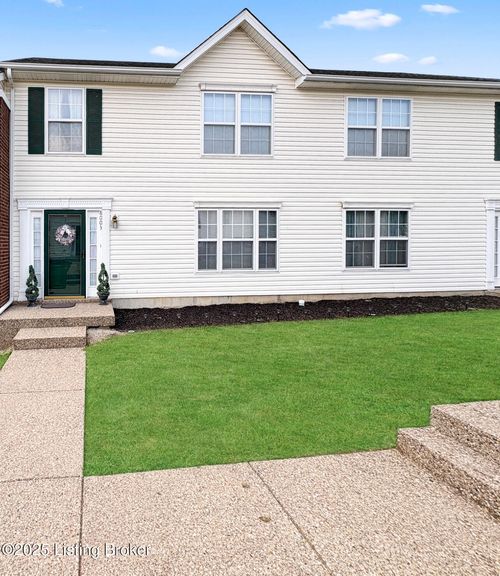 8003 Hunter Green Way, Louisville, KY, 40291-5779 | Card Image