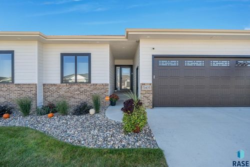 5405 E 64th St Street, Sioux Falls, SD, 57108 | Card Image
