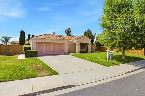 23573 Lake Valley Dr, Moreno Valley, CA, 92557-3952 | Card Image