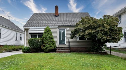 11801 Tonsing Dr, Garfield Heights, OH, 44125-3256 | Card Image