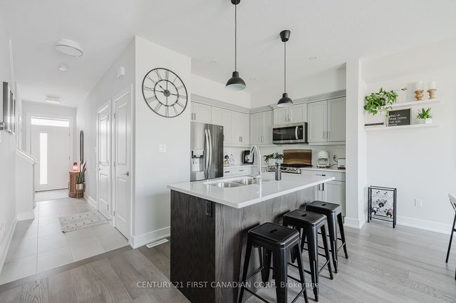 9 - 601 Lions Park Dr, Condo with 3 bedrooms, 4 bathrooms and 1 parking in Mount Brydges ON | Image 11