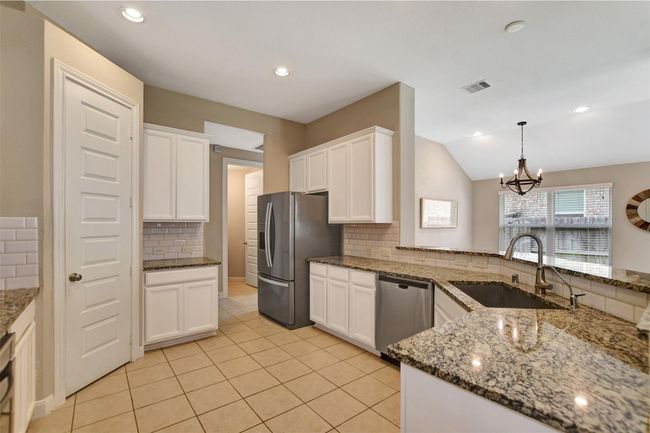 Kitchen | Image 7