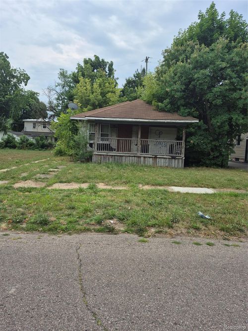 2221 Clement St, Flint, MI, 48504-3113 | Card Image