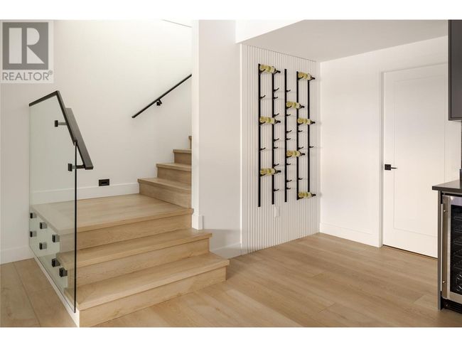 893 Loseth Dr, House other with 6 bedrooms, 4 bathrooms and 4 parking in Kelowna BC | Image 37