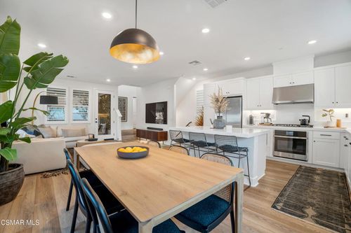 3033 Tallahassee Ln, Simi Valley, CA, 93065-1352 | Card Image