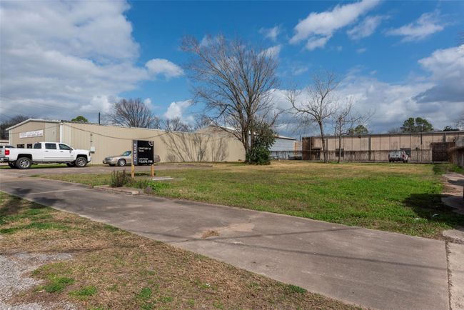 2107 N Main St, Home with 0 bedrooms, 0 bathrooms and null parking in Pearland TX | Image 12