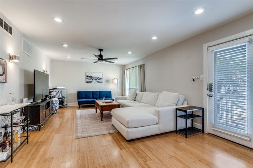 229-5937 E University Blvd, Dallas, TX, 75206-9111 | Card Image