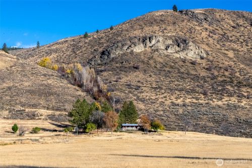 386 Eastside Chewuch Rd, Winthrop, WA, 98862 | Card Image