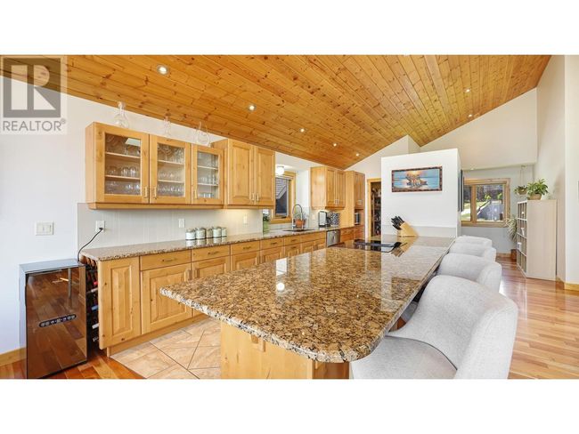 1910 Pineridge Dr, House other with 5 bedrooms, 3 bathrooms and 23 parking in Invermere BC | Image 20