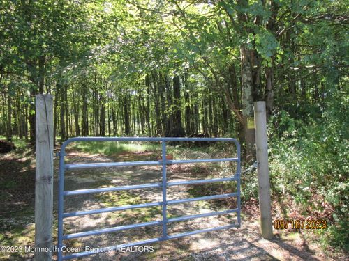 43 Pavilica Rd, Stockton, NJ, 08559-1106 | Card Image