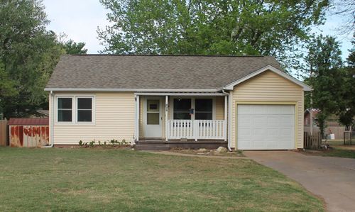 828 N Anthony Ave, Anthony, KS, 67003-2311 | Card Image