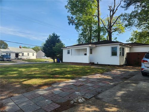 547 Leonard Rd, Norfolk, VA, 23505-1626 | Card Image