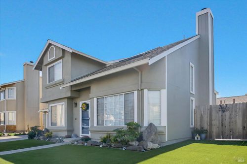 633 Country Ln, Oakley, CA, 94561-3103 | Card Image