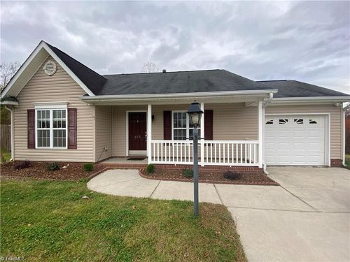 615 Three Oaks Dr, High Point, NC, 27265-2880 | Card Image