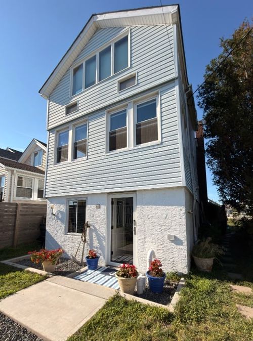 61 W 16th Rd, Broad Channel, NY, 11693-1205 | Card Image