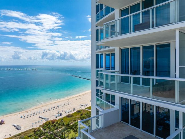 APT-2801 - 50 S Pointe Dr, Condo with 3 bedrooms, 4 bathrooms and null parking in Miami Beach FL | Image 25
