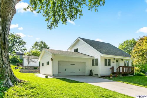 4692 Crestview Dr, Blair, NE, 68008-6251 | Card Image