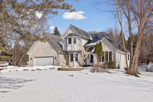 5043 Isle Avenue N, Lake Elmo, MN, 55042 | Card Image