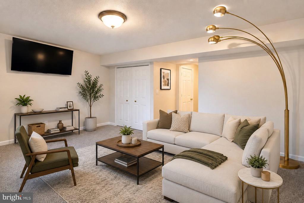 Residential in WOODBRIDGE 2