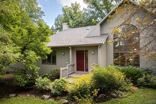 8089 Wild Lemon Ln, Manlius, NY, 13104-9792 | Card Image