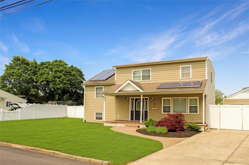 6 Robinhood Dr, East Islip, NY, 11730-1210 | Card Image