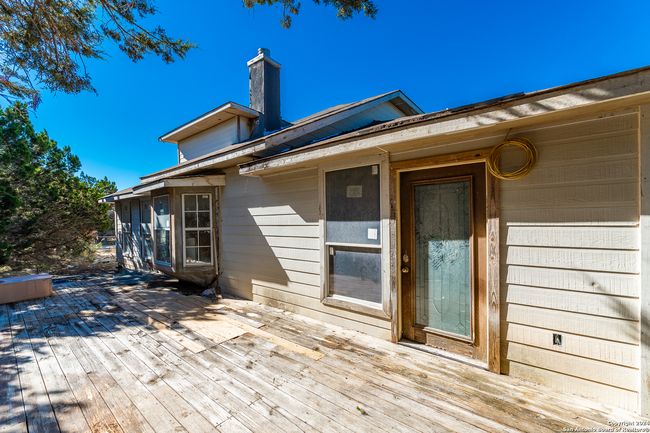 989 Oil Wl, Home with 3 bedrooms, 2 bathrooms and null parking in Pipe Creek TX | Image 39