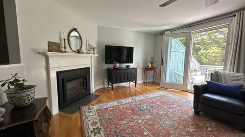 3 Governor Sq, Peterborough, NH, 03458-1531 | Card Image