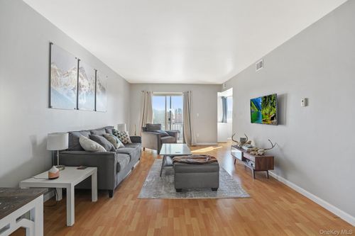 411-26 Cooper Rd, Poughkeepsie, NY, 12603-1667 | Card Image