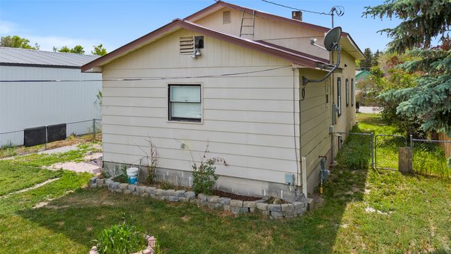305 S Cedar St, House other with 3 bedrooms, 2 bathrooms and null parking in Townsend MT | Image 60