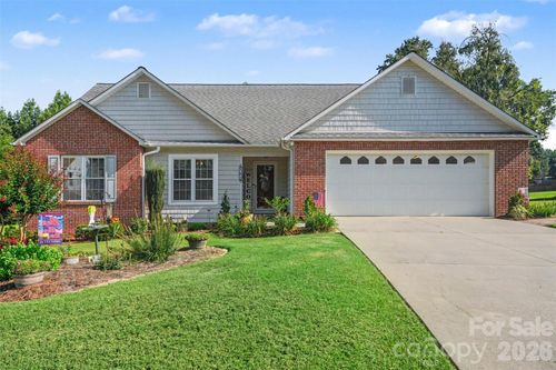 563 Marigold Dr, Kannapolis, NC, 28083-6660 | Card Image