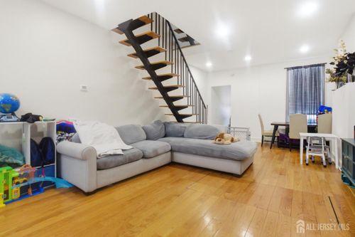 245 Clay St, Trenton, NJ, 08611-1715 | Card Image