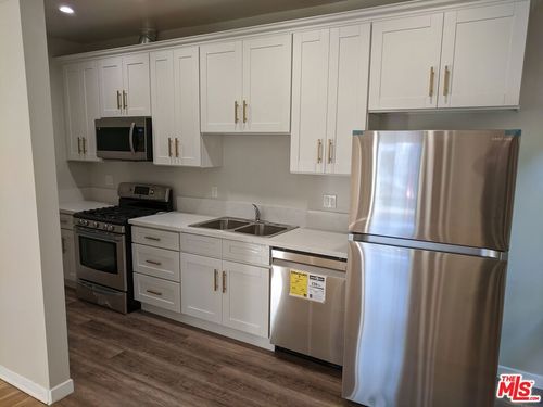 224 N Jackson St, Glendale, CA, 91206-4361 | Card Image