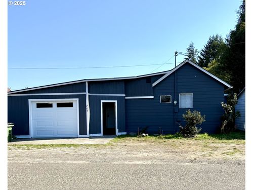 705 Park Ave, Lakeside, OR, 97449-9772 | Card Image
